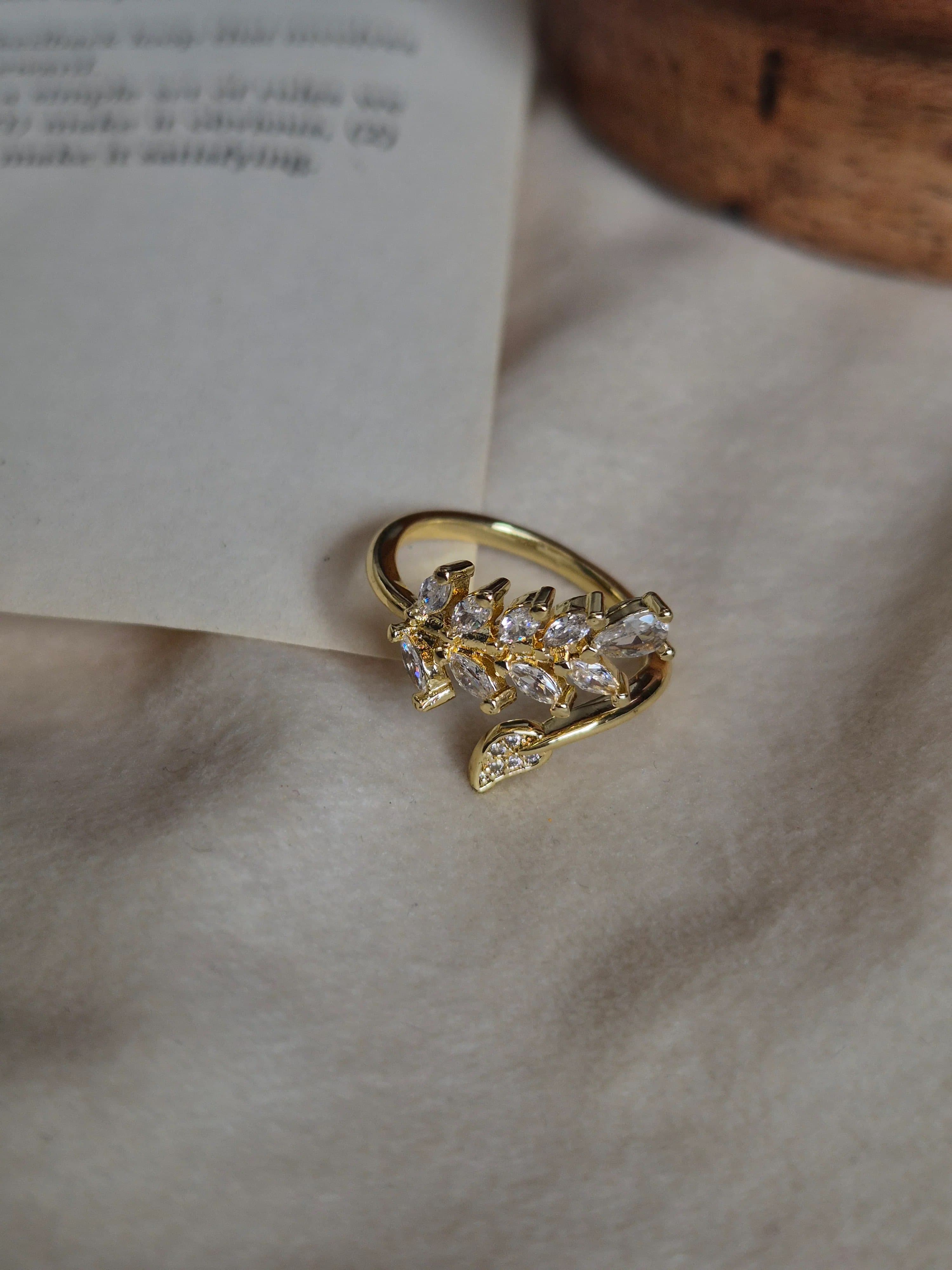 Diamond  leaf ring - Image 1