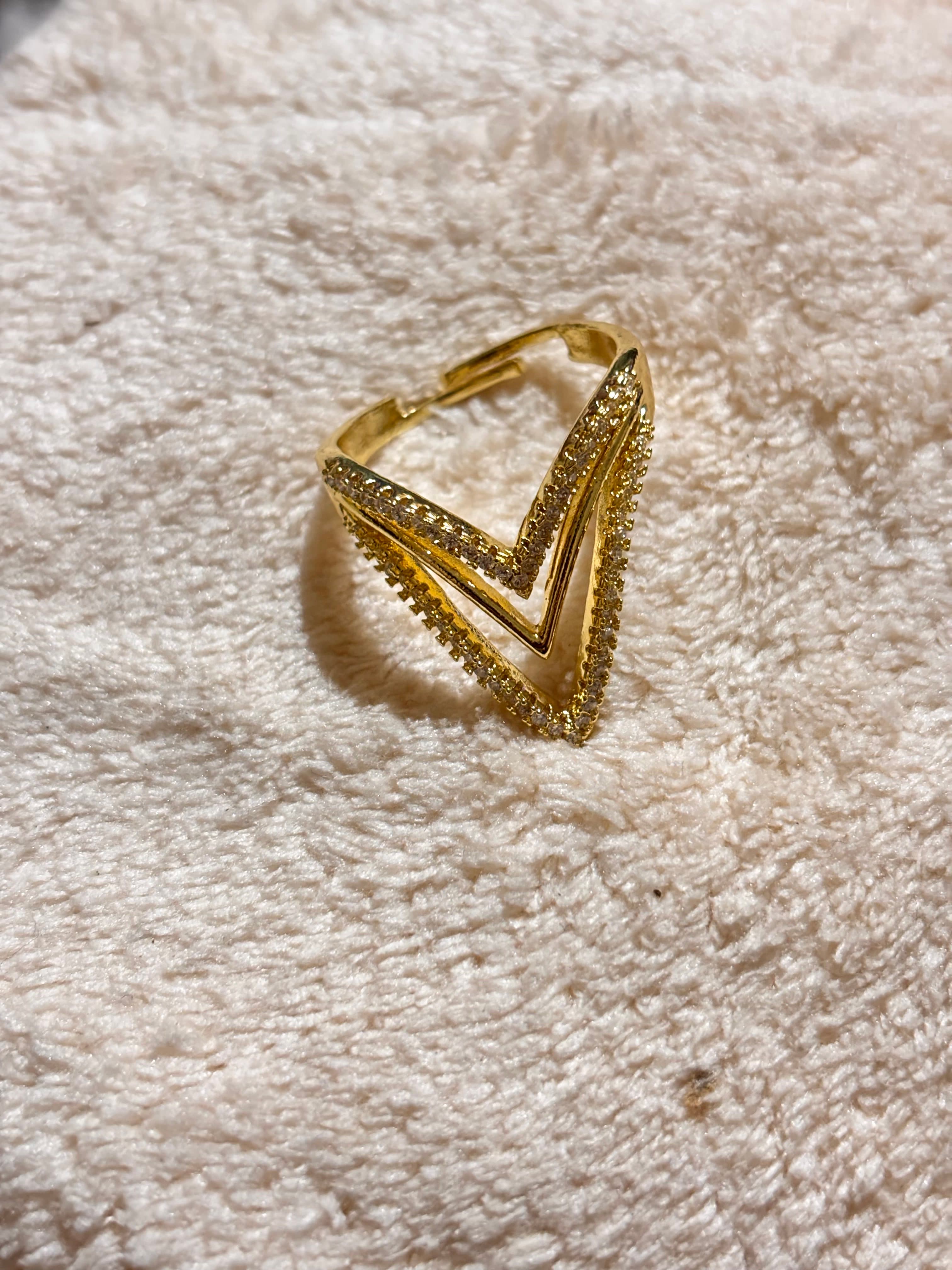 Triple v shape ring - Thumbnail 2
